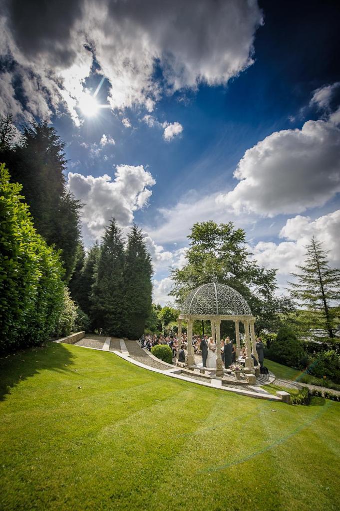 The Saddleworth Hotel Diggle Экстерьер фото