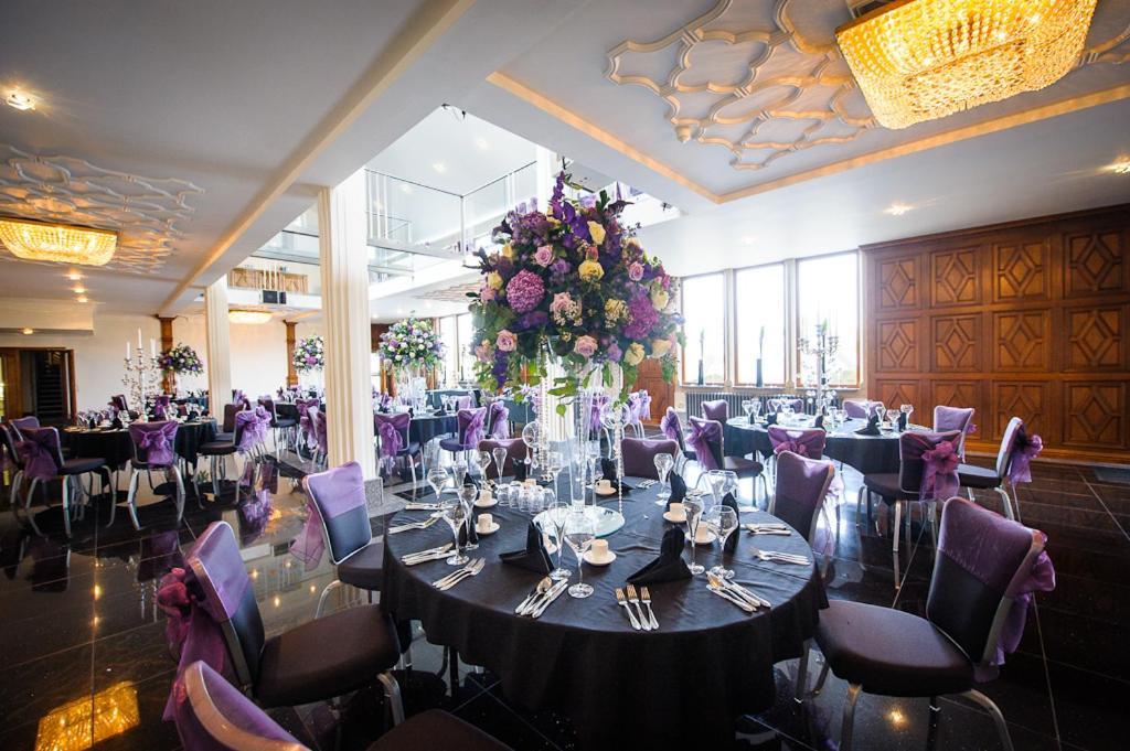 The Saddleworth Hotel Diggle Экстерьер фото