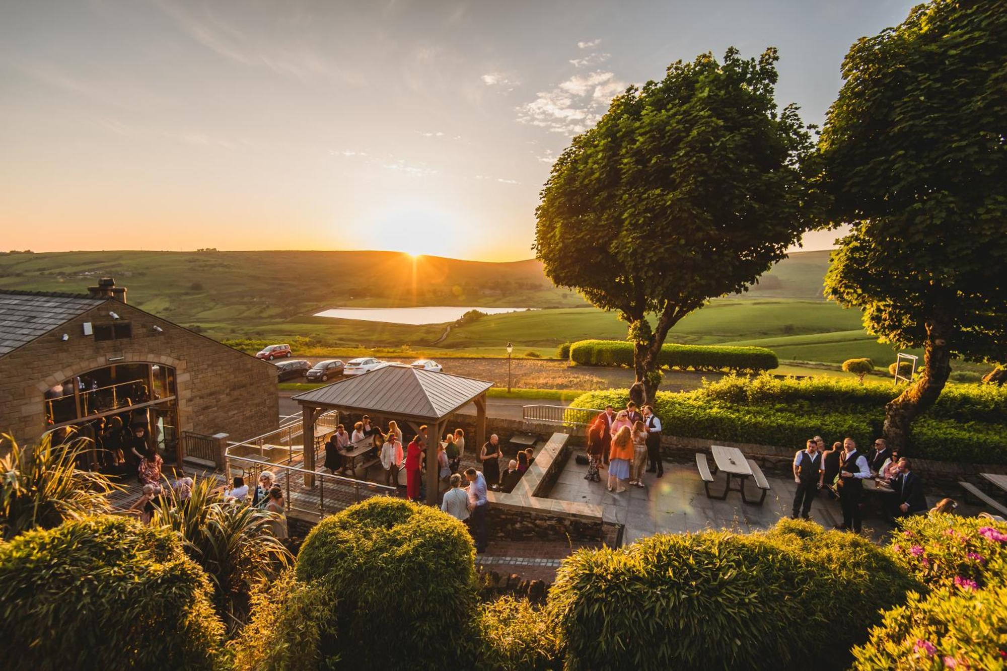 The Saddleworth Hotel Diggle Экстерьер фото