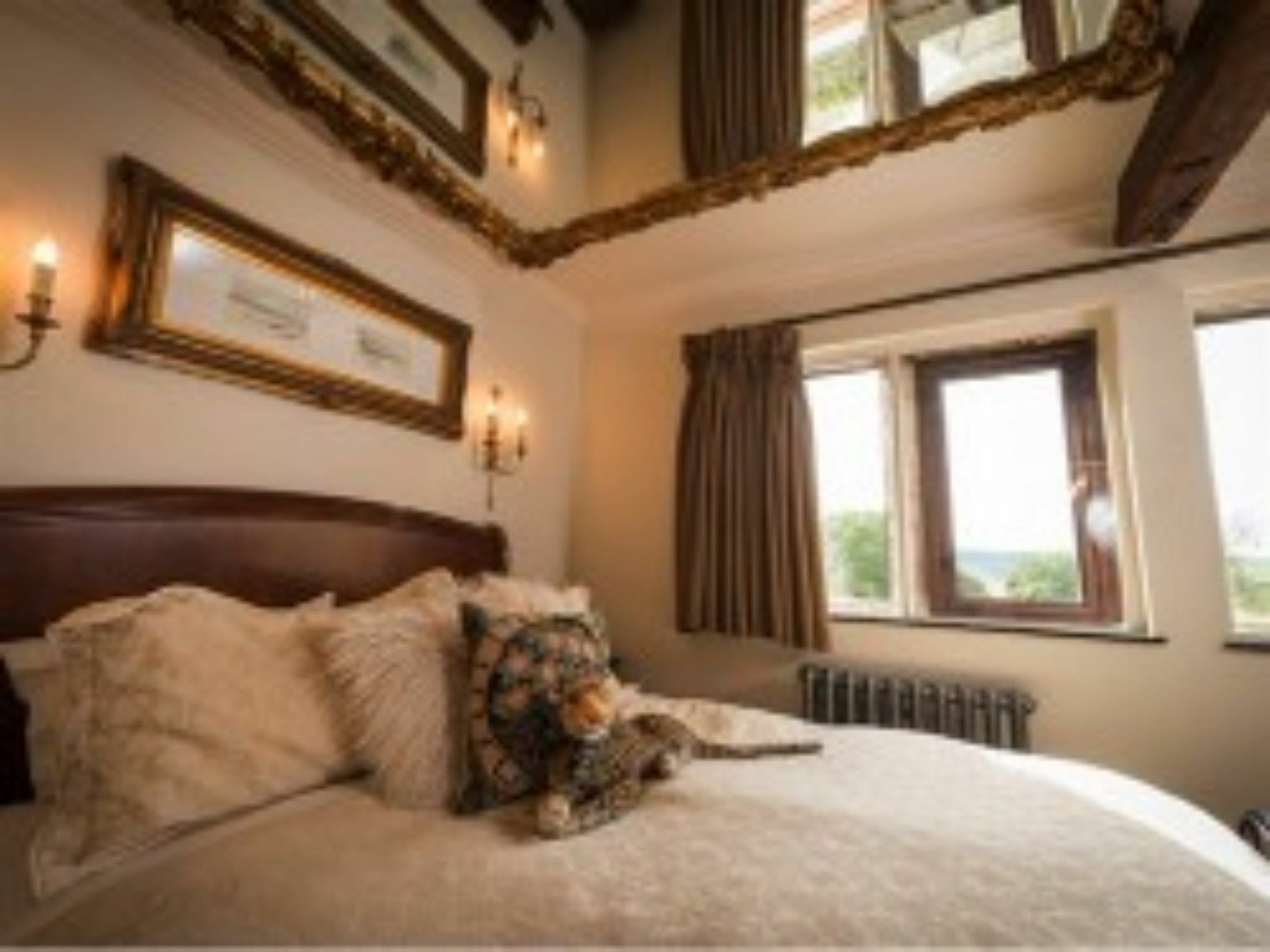 The Saddleworth Hotel Diggle Экстерьер фото