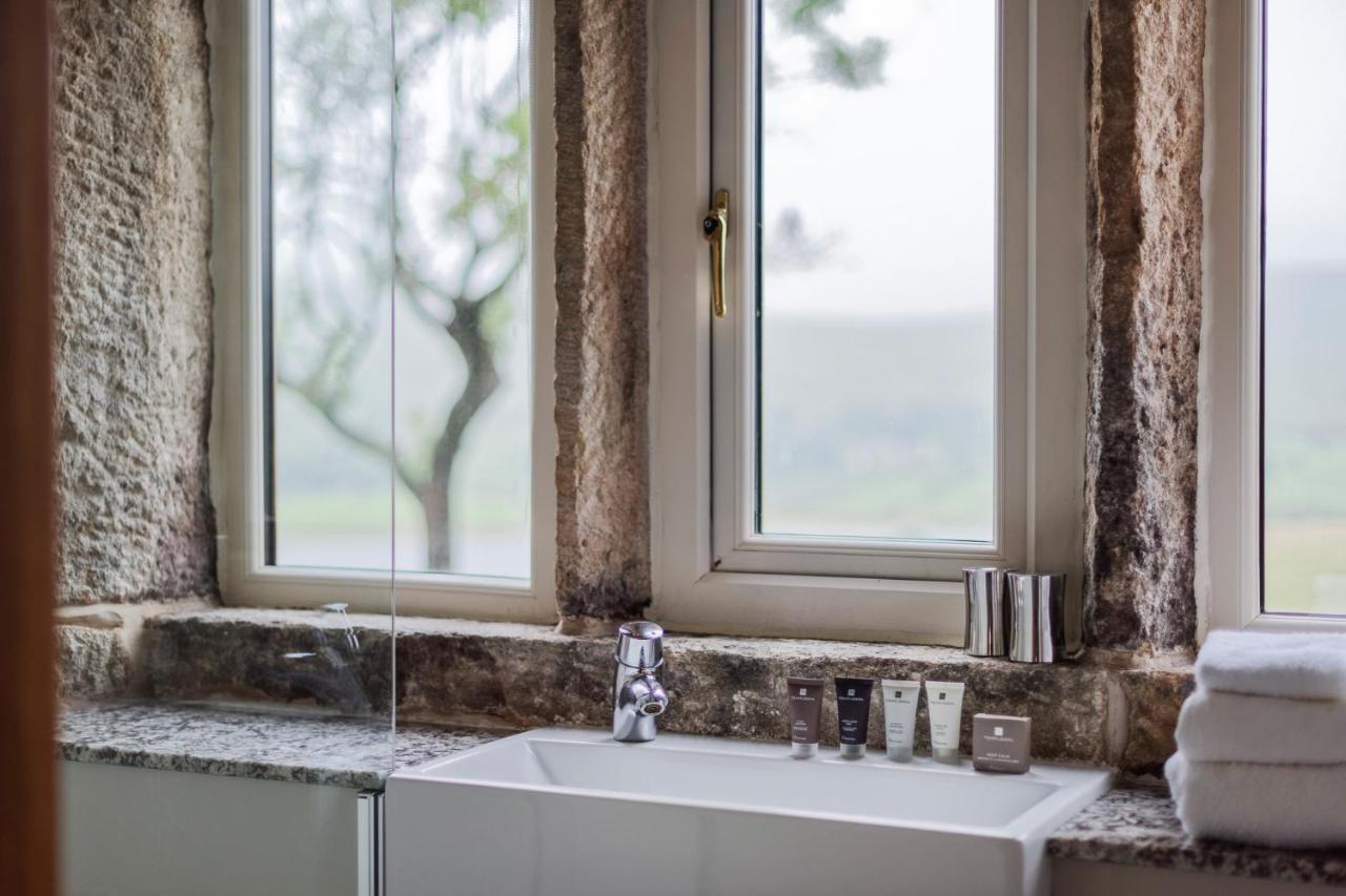 The Saddleworth Hotel Diggle Экстерьер фото